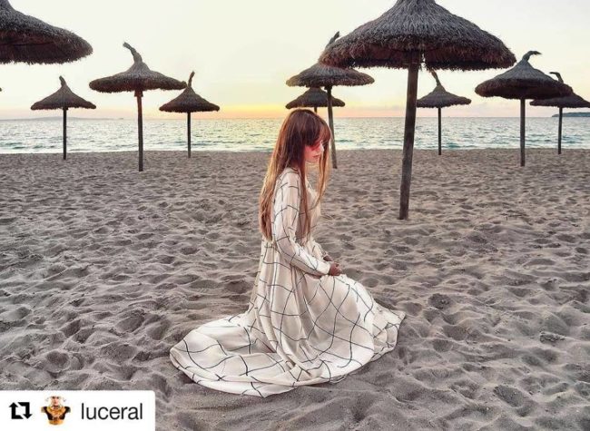 Luceral ideal con el MOD.10.18 vestido gasa estampado cuadros